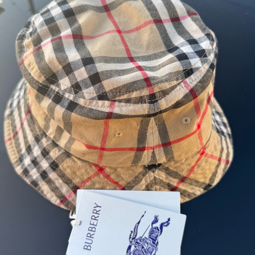 BURBERRY Bias Check Buckett Tan-Beige-Red Hat size M-UNISEX, 100% Authentic, NWT